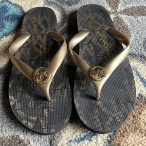 Michael Kors logo flip flops size 8